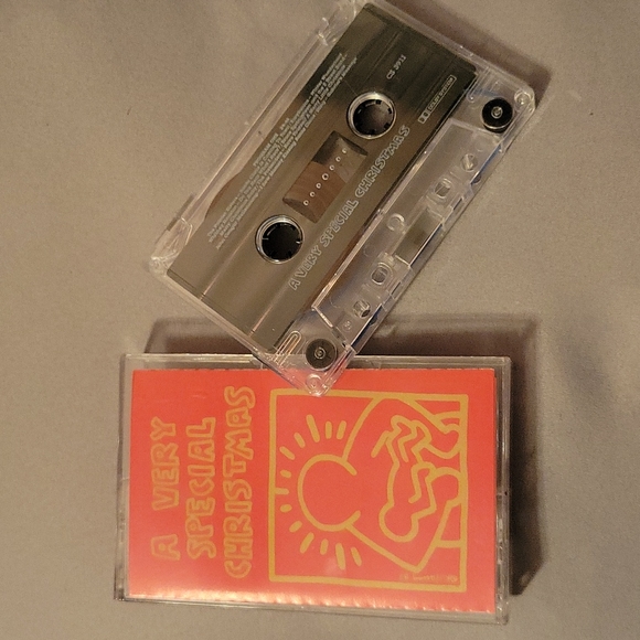 "A Very Special Christmas" | Vintage Audio Cassette - Picture 2 of 9